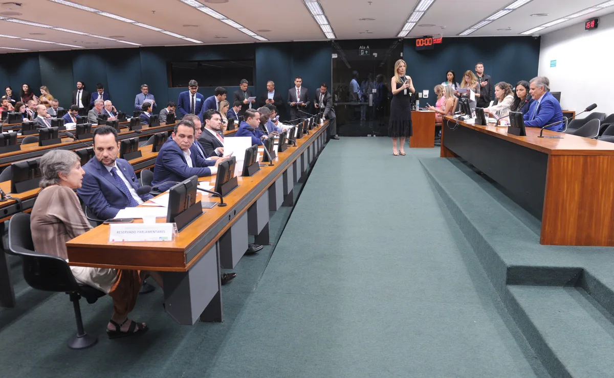 CCJ da Câmara aprova PEC 47, que estende enquadramento a servidores que trabalharam nos ex-territórios até 1998