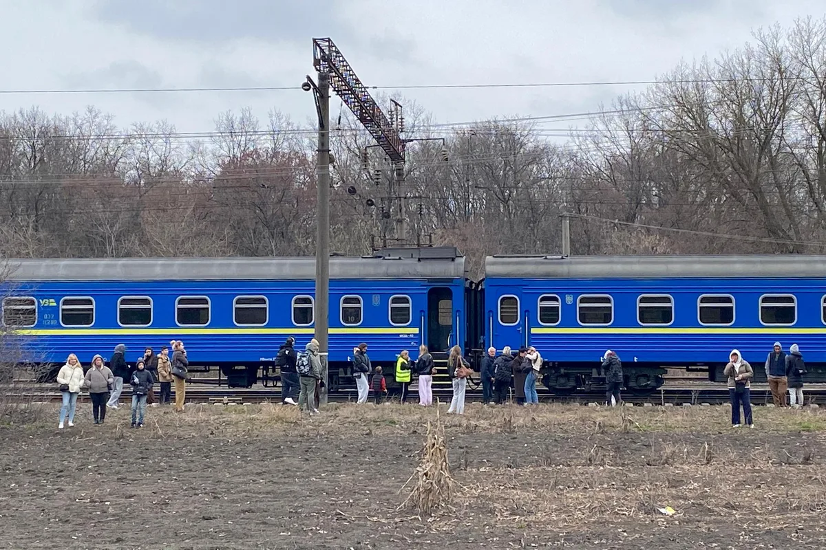 Un train pour Varsovie frappé par un drone russe en Ukraine, une « attaque systémique » contre le rail « en cours »
