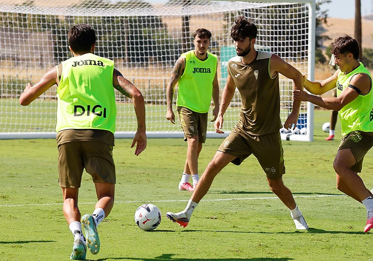 El 'expediente X' de Théo Zidane en el Córdoba CF: cero minutos en seis jornadas dentro de una medular muy definida