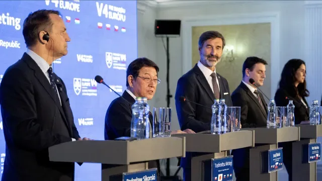 Quatro países da UE defendem estreitar diálogo com China no Indo-Pacífico