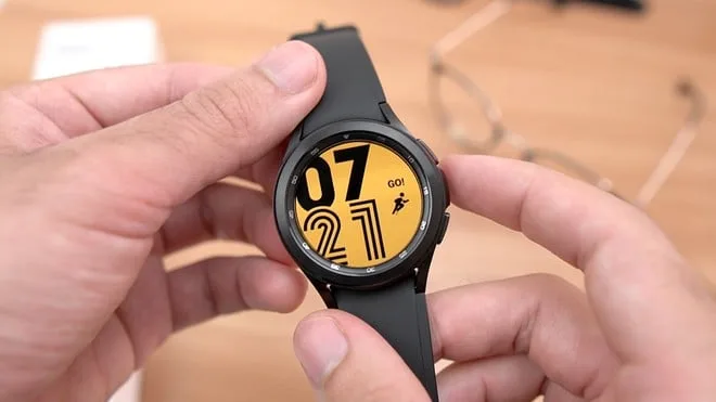 Samsung atualiza Galaxy Watch 4 de surpresa antes dos relógios mais novos