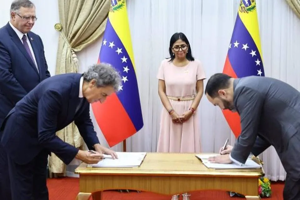 TotalEnergies firma acuerdo con Pdvsa para impulsar la cooperación petrolera