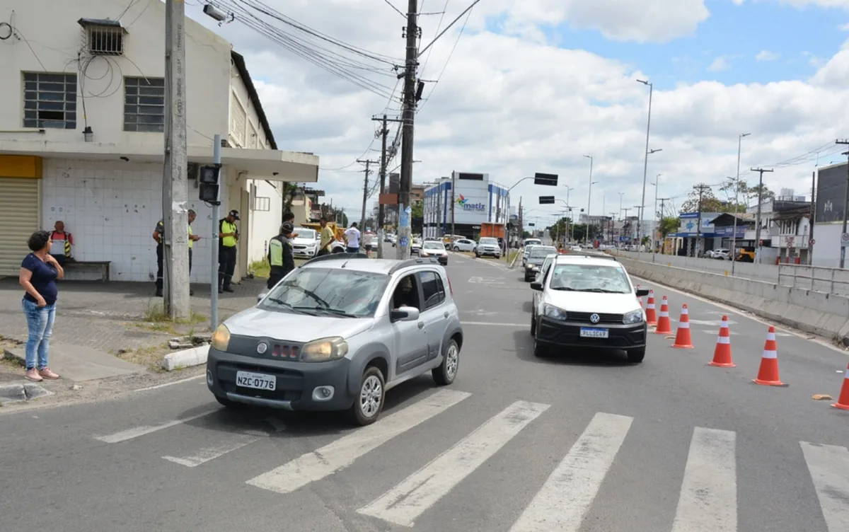 SMT suspende temporariamente Direita Livre em cruzamento de Feira para montagem de camarotes da Micareta
