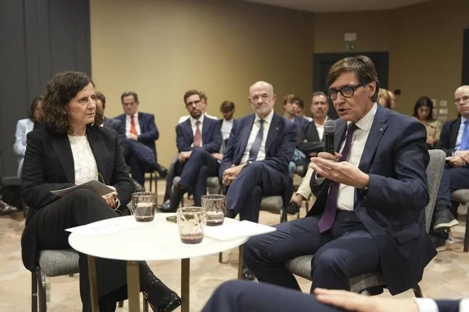 European Bridges’ reúne a un centenar de personas en Bruselas para debatir con Illa la importancia de la prosperidad compartida