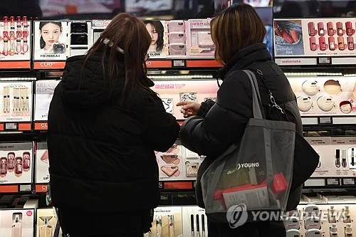 [특징주] 화장품주, 원화 강세 우려 vs 수출호조에 혼조(종합)