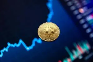Bitcoin sobe mais 8% e caminha para melhor semana em mais de 3 anos