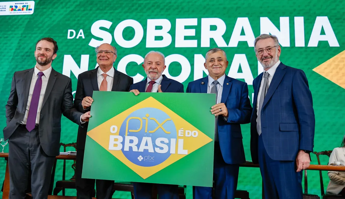 Entre Washington e Pequim, o Pix prova que o Brasil não cabe em gueto algum