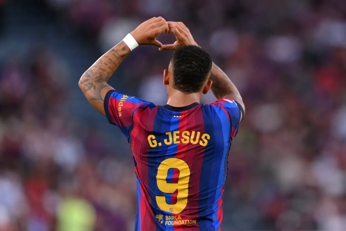 Gabriel Jesus tem média de um gol a cada 44 minutos pelo Barcelona