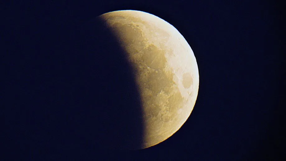 Éclipse lunaire partielle : le spectacle sera visible dans la nuit de jeudi à vendredi