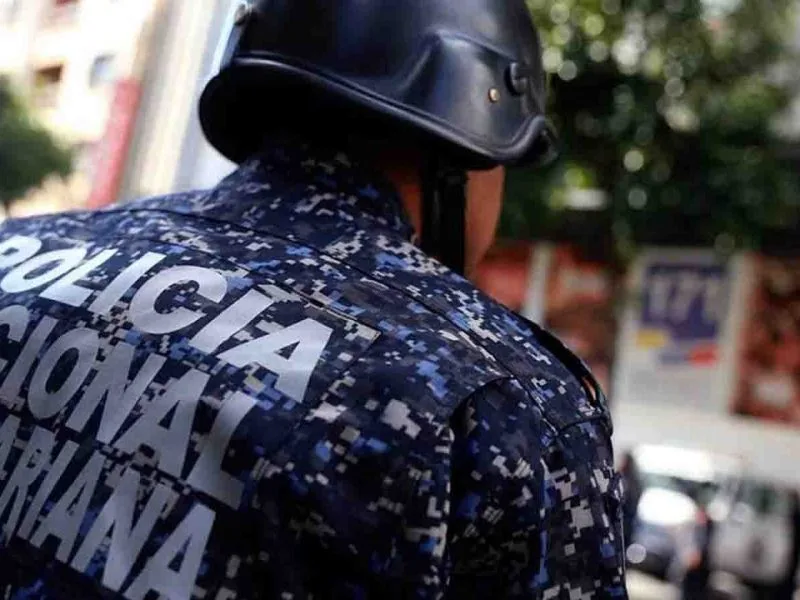 Captaron en VIDEO el momento en que un funcionario de la PNB disparó su fusil contra un civil en Falcón