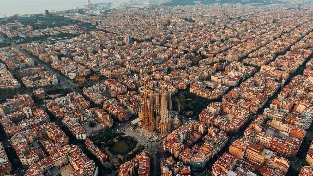 Barcelona: 25 imagens para ficar encantado com a cidade de Gaudí