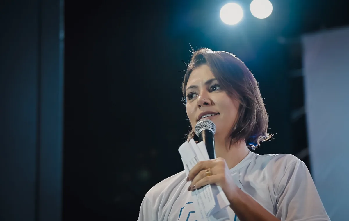 Michelle fecha mega-aliança com potencial de 300.000 votos no Distrito Federal