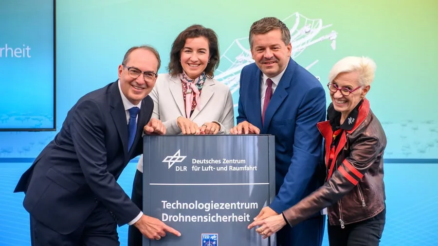Technologiezentrum eröffnet: Neues Drohnenzentrum soll Deutschland sicherer machen