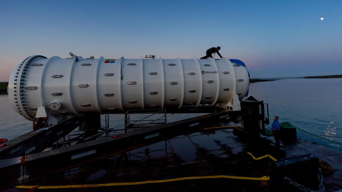 Datencenter und Solarparks: Rechnen unter Wasser