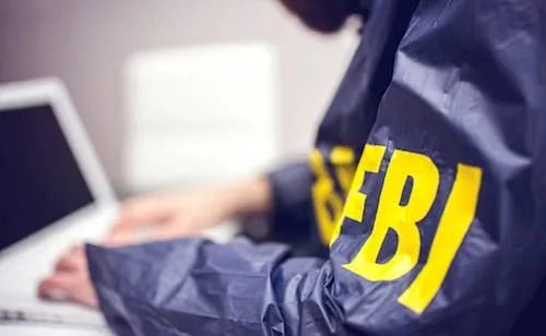 Exempleados del FBI que investigaban a Trump demandan por despido "ilegal"; piden su reincorporación