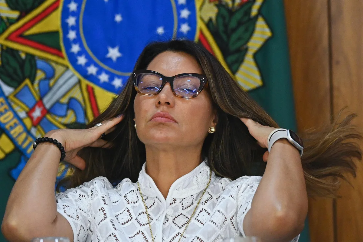 Como Janja comanda e ajuda (ou atrapalha) a campanha de Lula