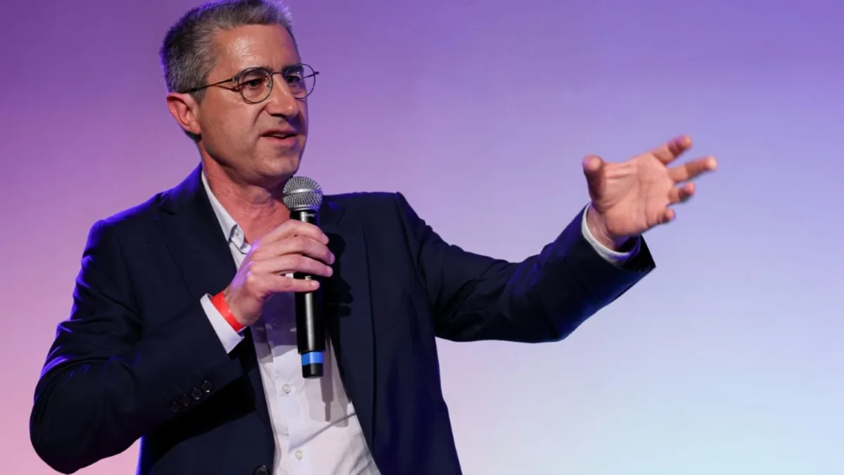 Per Anhalter: Französischer Präsidentschaftskandidat trifft Wähler