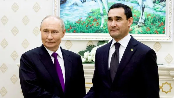 Putin Holds Bilateral Meeting With Turkmen President