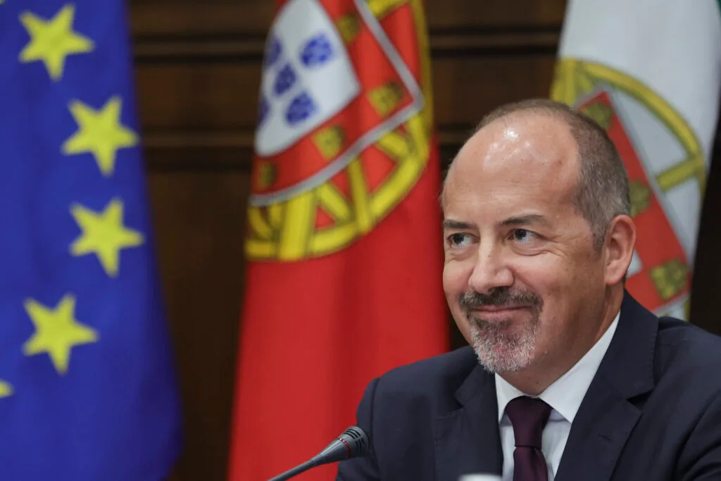 Governador do BdP defende exemplos internacionais para complementar reformas