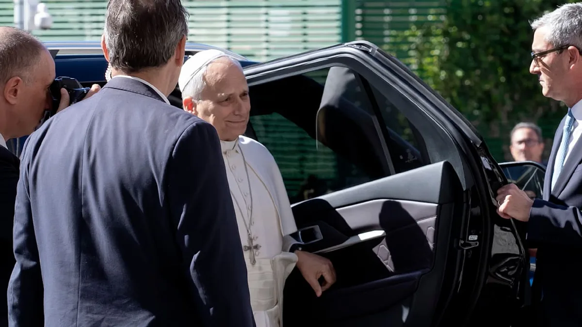 Ärzte teilen nach OP mit - Papst Leo hat Lungenkrebs!