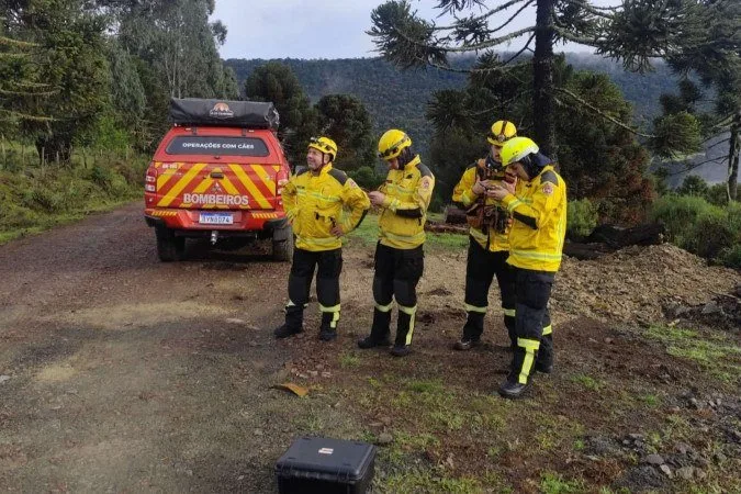 Como bombeiros encontraram os destroços de helicóptero em que estava Rick