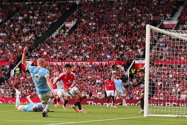 'Unacceptable' - Premier League told referees must be punished after Man Utd controversy