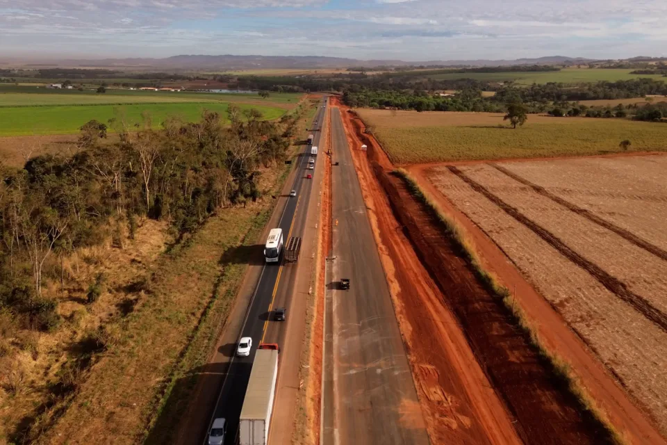 Ecovias dá novo prazo para concluir duplicação de trechos da BR-153 em Goiás
