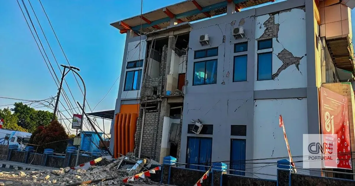 Ilha indonésia de Flores atingida por novo sismo após abalo que causou 53 mortos