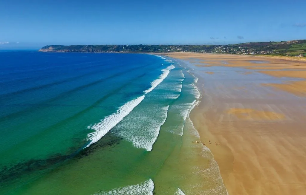 EN IMAGES : Laquelle de ces huit plages sera élue plage préférée des Français ?