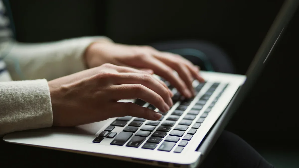Oracle abre inscrições para curso gratuito de IA para negócios; veja como se inscrever