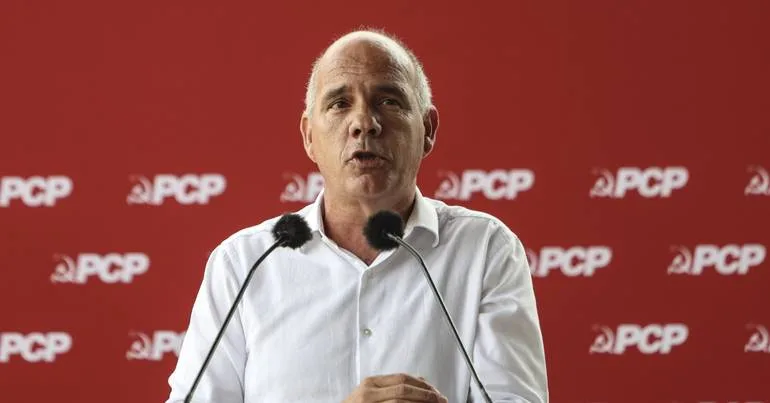 Censura. PCP critica Chega e reserva sentido de voto