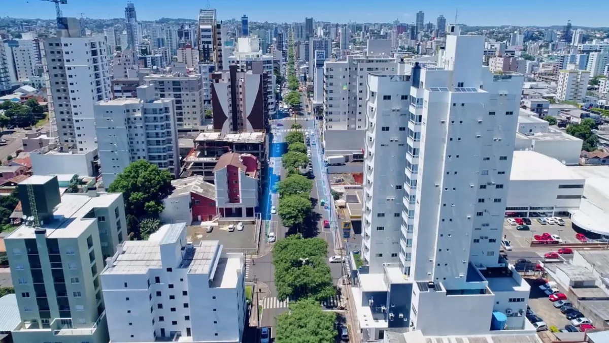 Investe proporcionalmente mais que todas as capitais: a cidade do interior catarinense que impressiona com qualidade de vida e está erguendo o primeiro autódromo asfaltado do estado