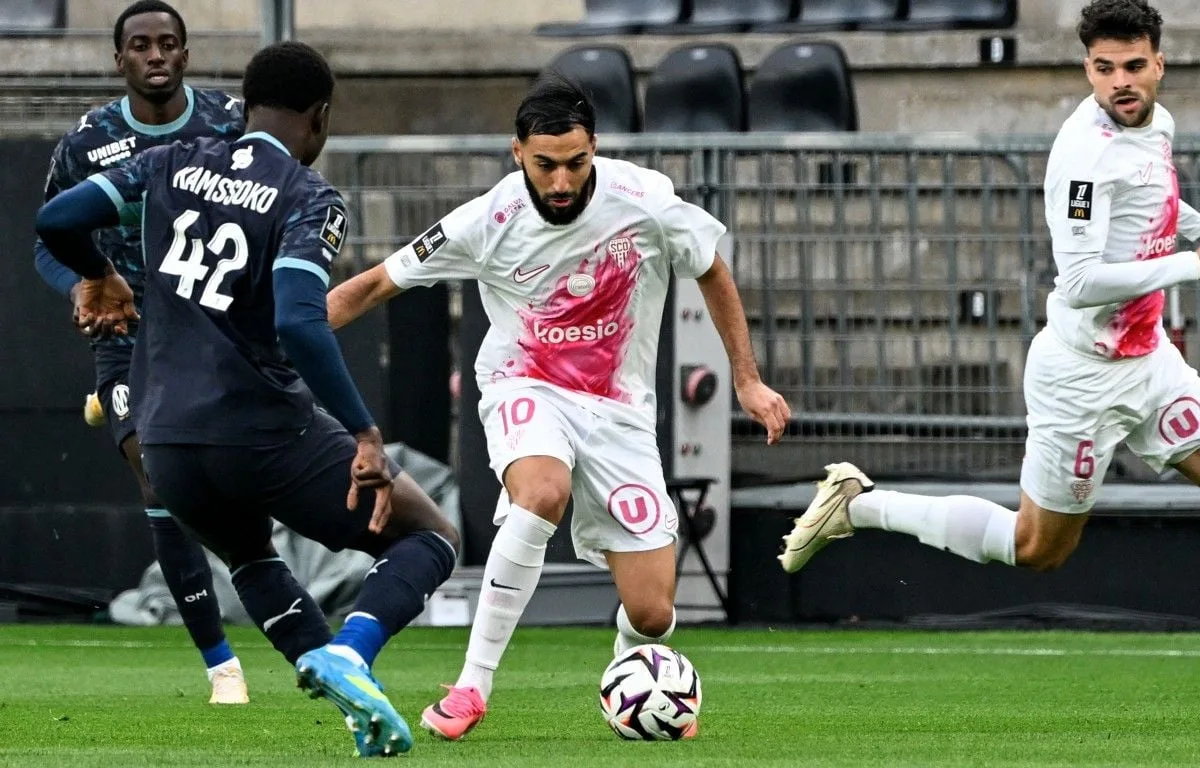 EN DIRECT Angers - OM : L'OM mené dès le premier quart sur un coup du sort... Suivez la rencontre avec nous