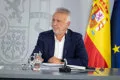 Torres se desmarca de Robles y respalda a Marlaska: "No hubo comunicación" de la llegada masiva de migrantes a Ceuta