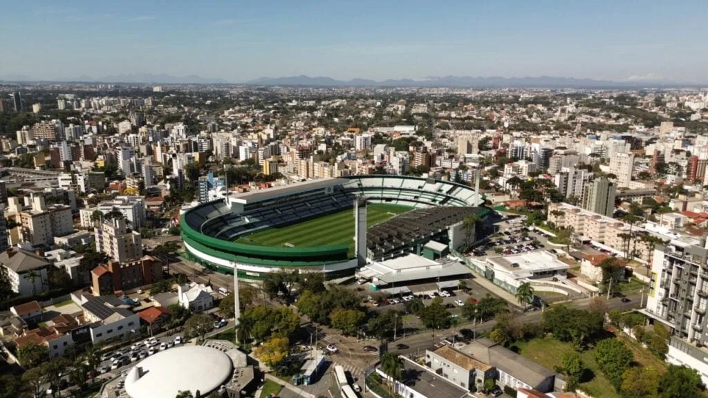 Parceria lança a cor “Verde Coritiba”, disponível em lojas de tintas de todo o Brasil