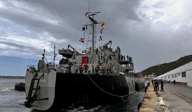 Buques de la Marina regresan a México tras llevar ayuda humanitaria a Venezuela