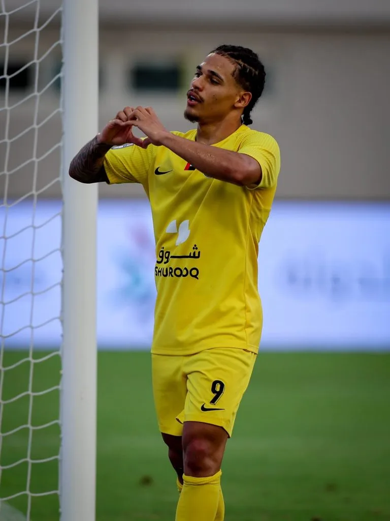 Guilherme Biro marca golaço e faz primeiro gol pelo Kalba FC nos Emirados