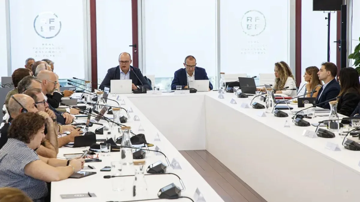 La sede de la RFEF acoge la primera reunión de seguridad para la final de la Champions 2027