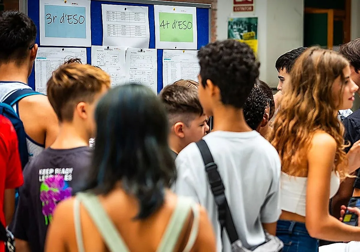 PISA iguala por abajo: los alumnos ricos caen más pero los pobres también se hunden