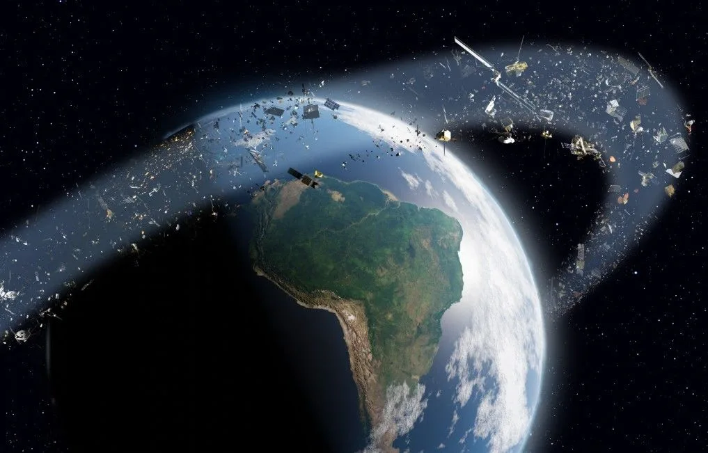 Espace : Un collecteur d’ordures bientôt envoyé pour nettoyer les déchets autour de la Terre