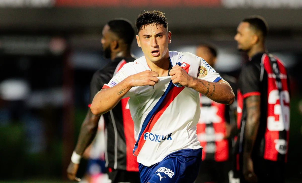 Alejo rebate favoritismo do Vitória e diz que previu gol no Barradão