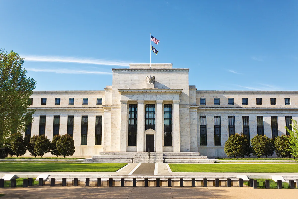 Fed admite alta de juros se inflação continuar resistente, aponta comunicado