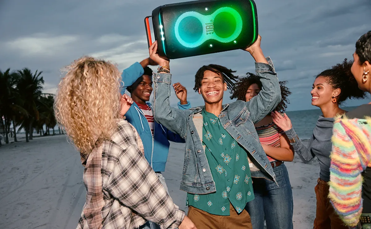 PartyBox potente da JBL fica R$ 1.000 mais barata na Amazon