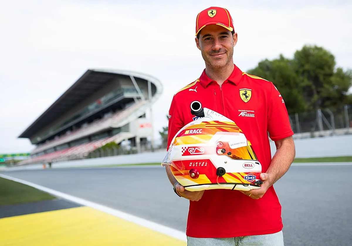 Miguel Molina: «Levantarse en mitad de la noche, ponerse el mono e ir a 340 km/h no es fácil»