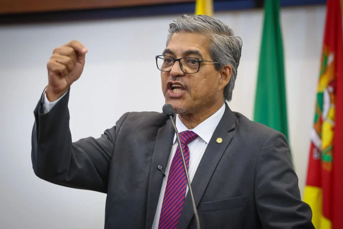 Nova greve de barqueiros paralisa transporte escolar e revolta Edvaldo