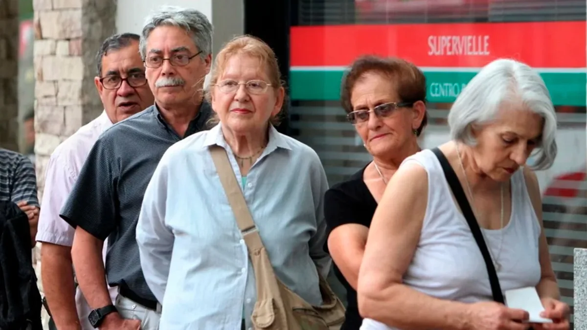 Ni con 40 años de aportes los monotributistas logran financiar una jubilación mínima: cuánto deberían pagar por mes
