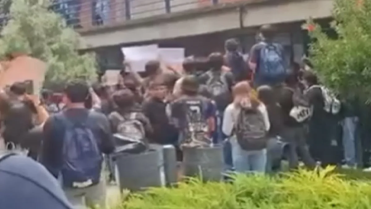 UdeG suspende a profesor de Prepa Santa Anita señalado por presunto acoso: alumnos exigen expulsión