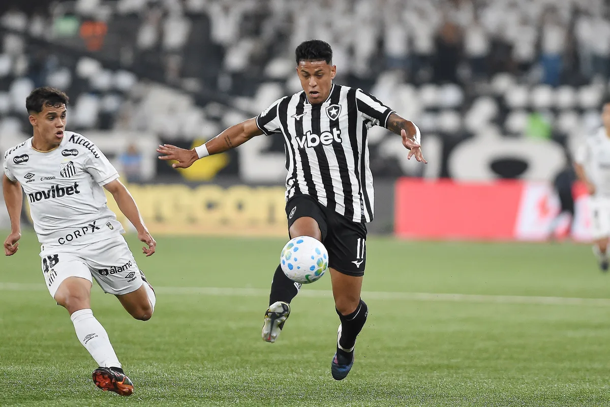Reformulação? Veja como mudanças no Botafogo apontam para novo momento do ataque
