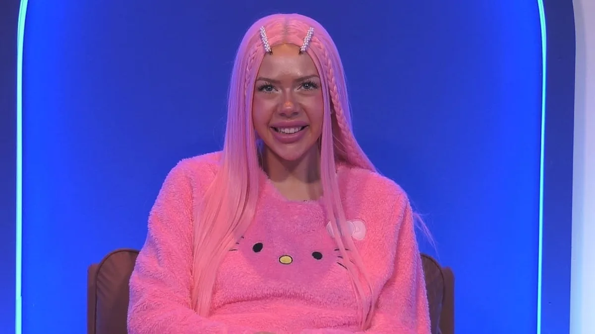 „Promi Big Brother“ - Wer ist eigentlich die junge Frau in Pink?