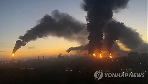 "美, 러 정유소 공격 멈추라며 우크라에 정보공유 중단 경고"